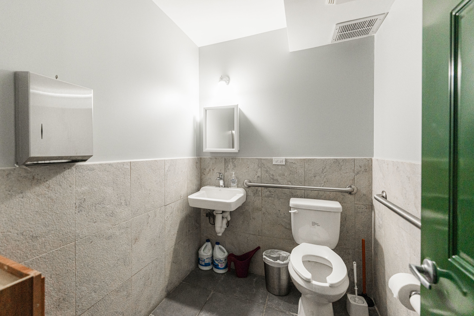 107 S Bloomingdale Road Unit: 2