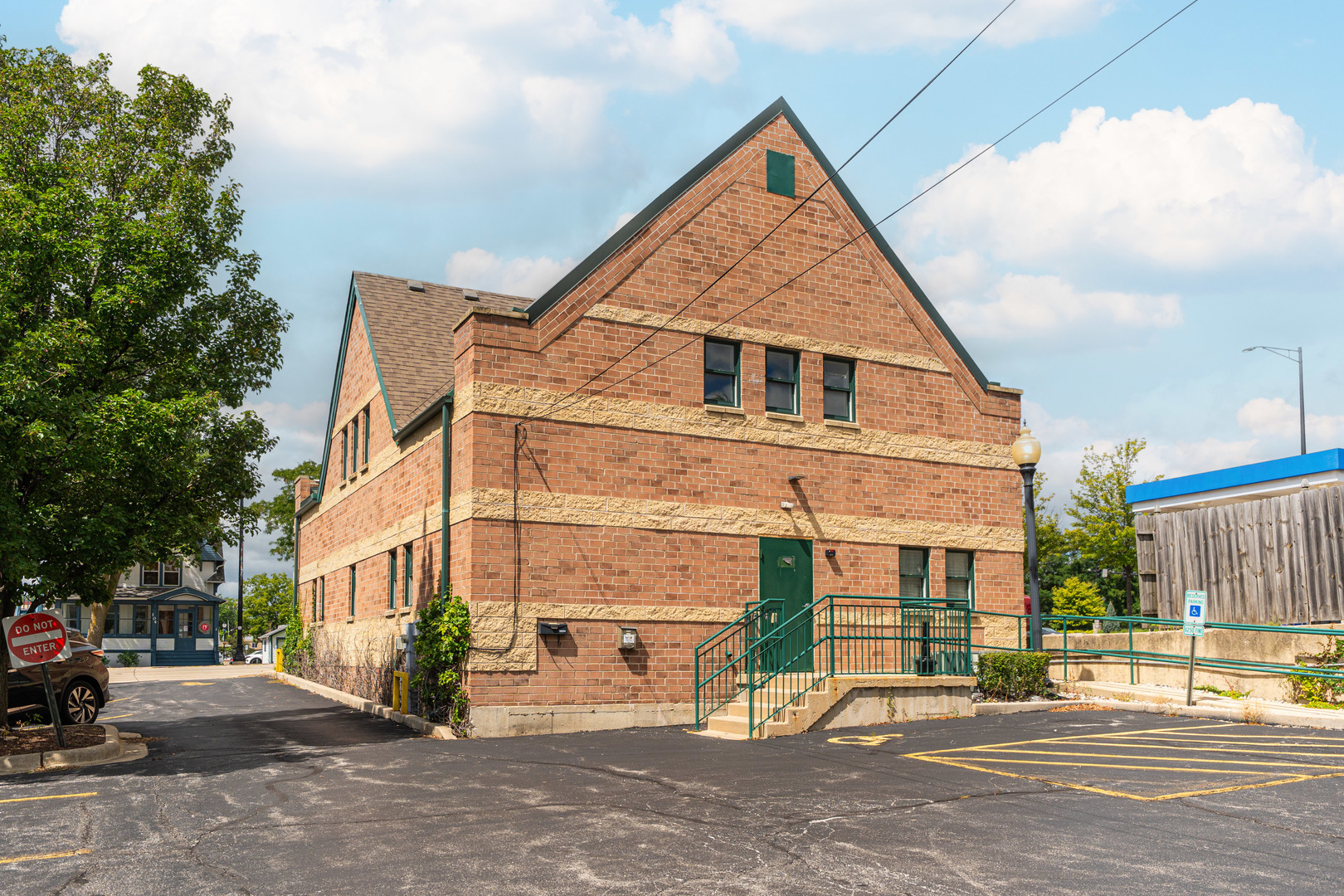 107 S Bloomingdale Road Unit: 2