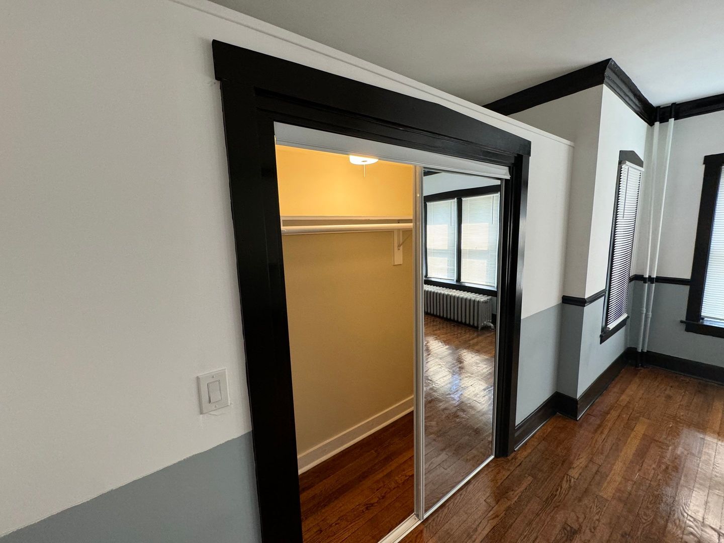 6211 S Loomis Boulevard Unit: 1N