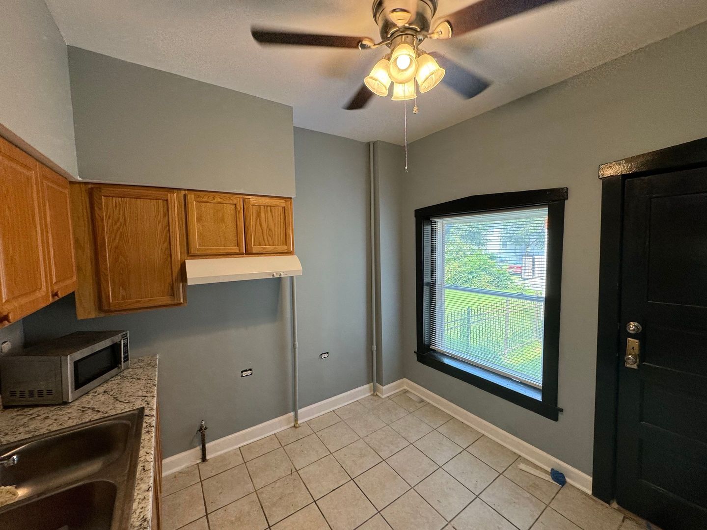 6211 S Loomis Boulevard Unit: 1N