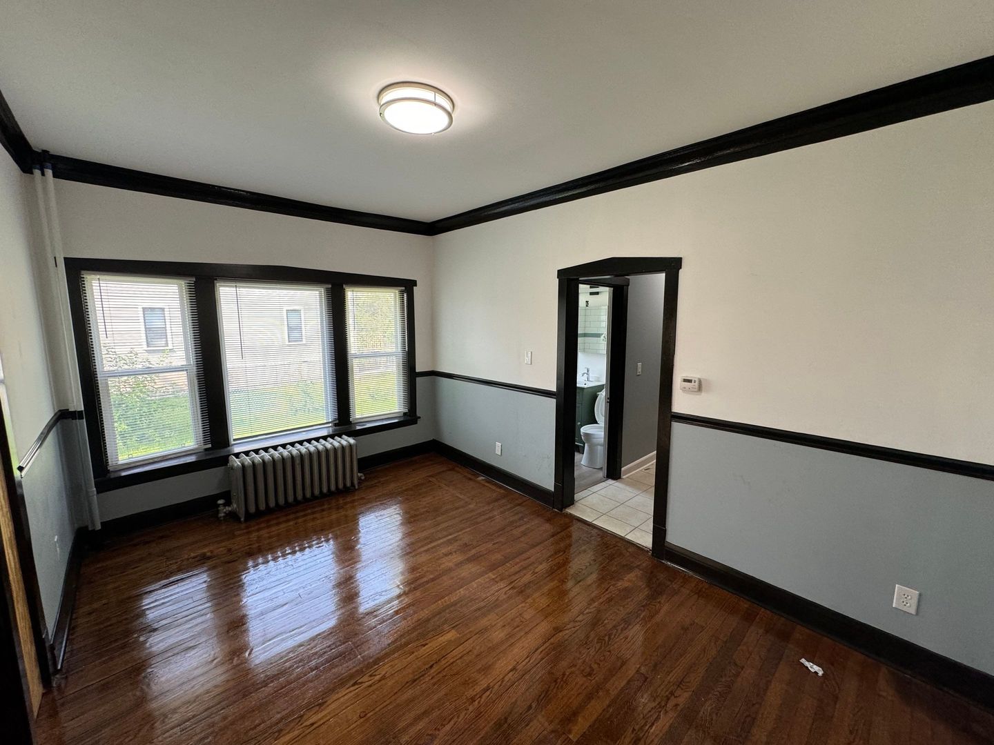 6211 S Loomis Boulevard Unit: 1N