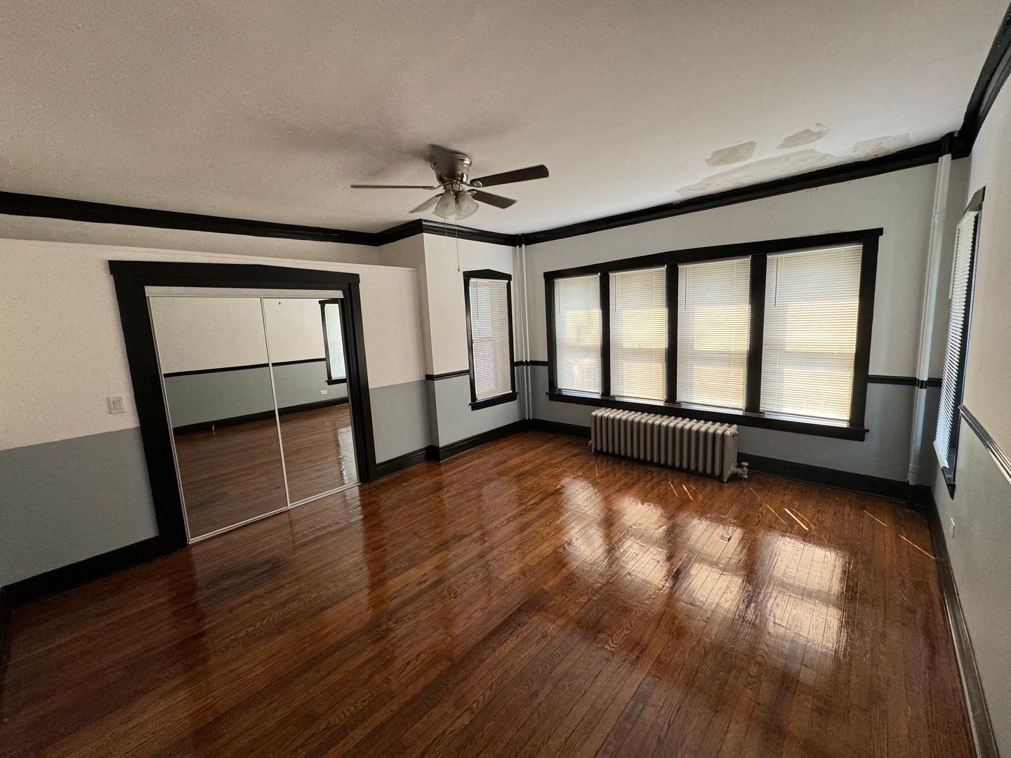 6211 S Loomis Boulevard Unit: 1N