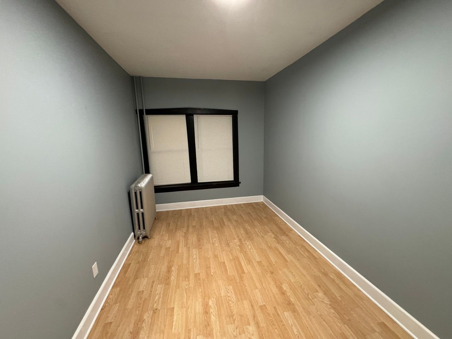 6211 S Loomis Boulevard Unit: 1N