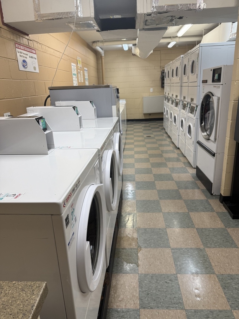 3001 S Michigan Avenue Unit: 2104