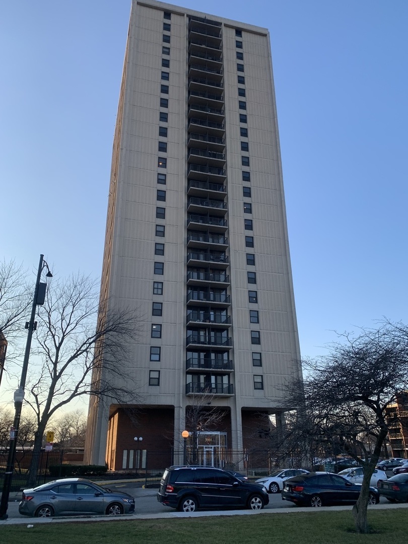 3001 S Michigan Avenue Unit: 2104