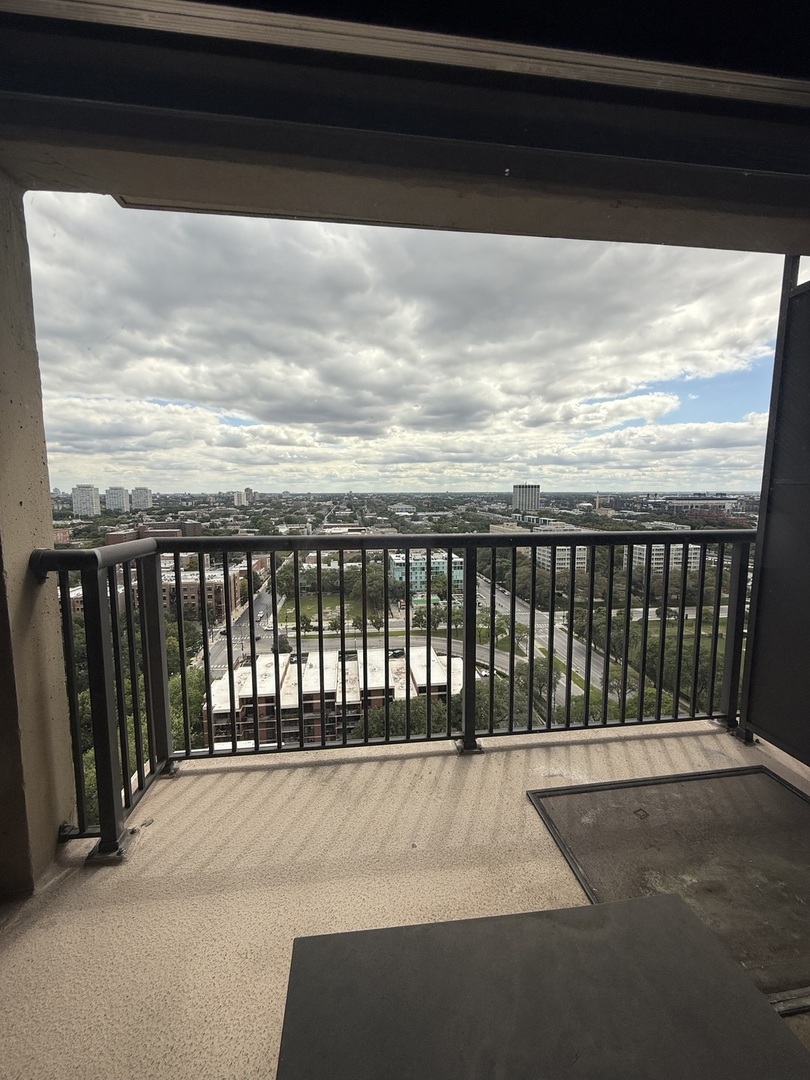 3001 S Michigan Avenue Unit: 2104