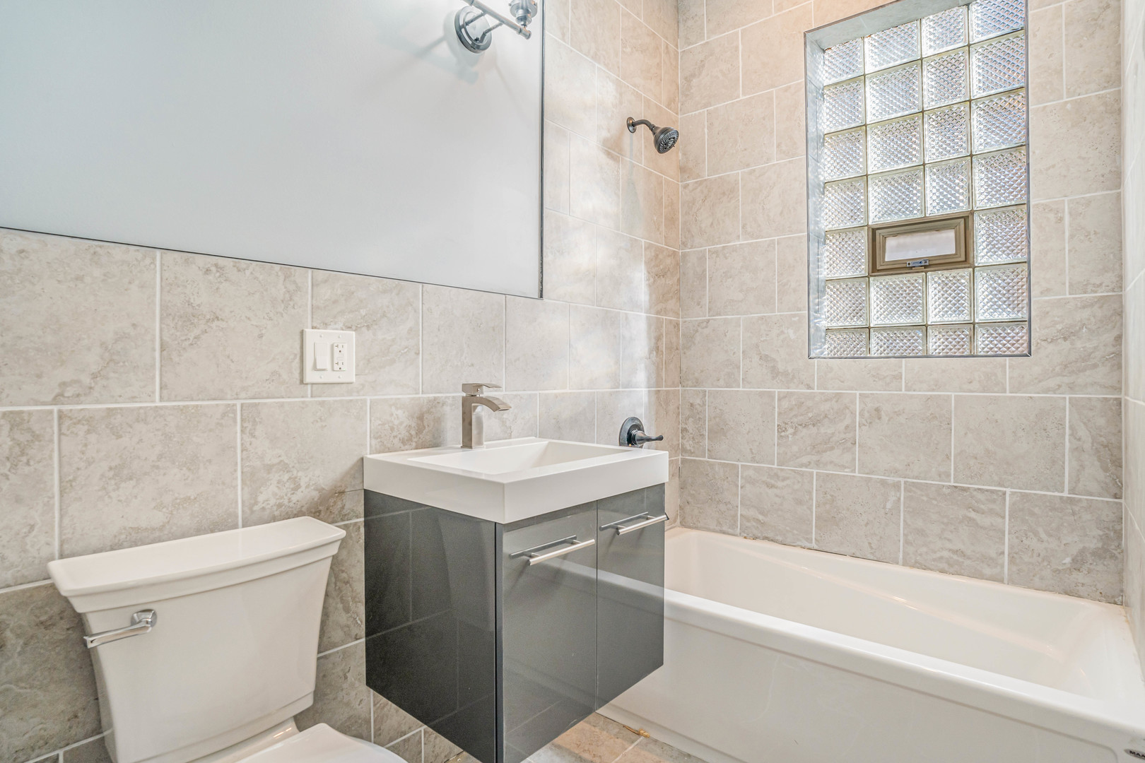 3736 W Cermak Road