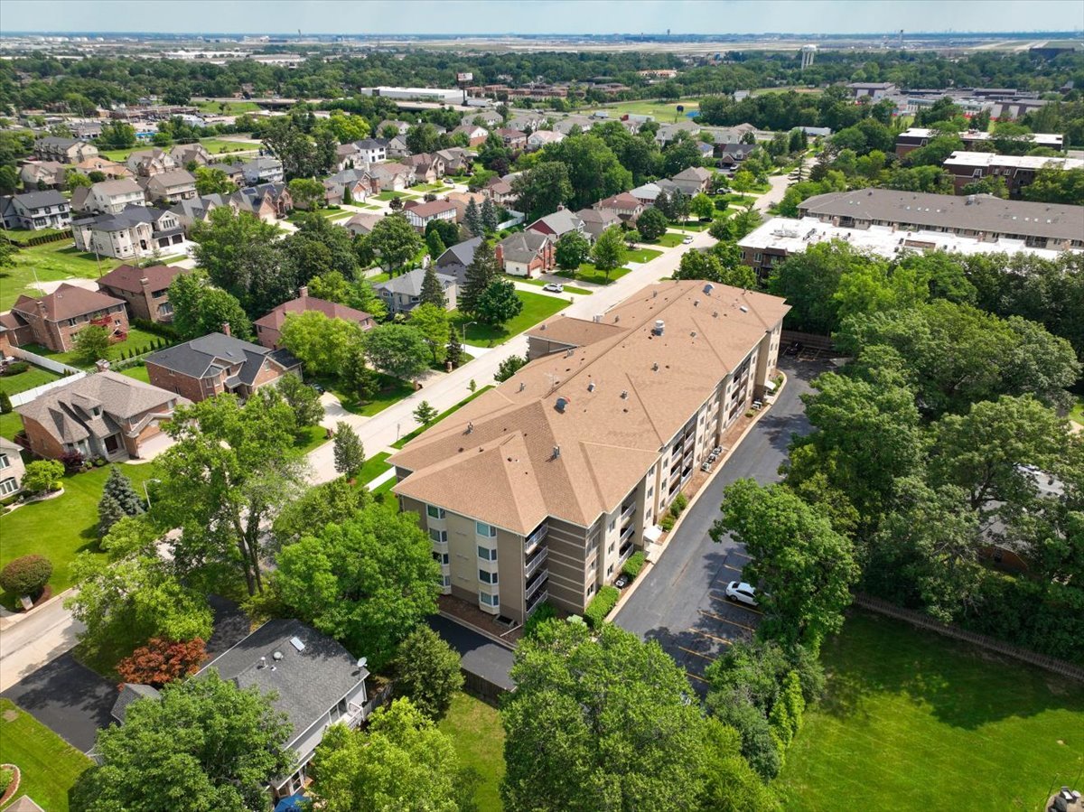440 E Montrose Avenue Unit: 106