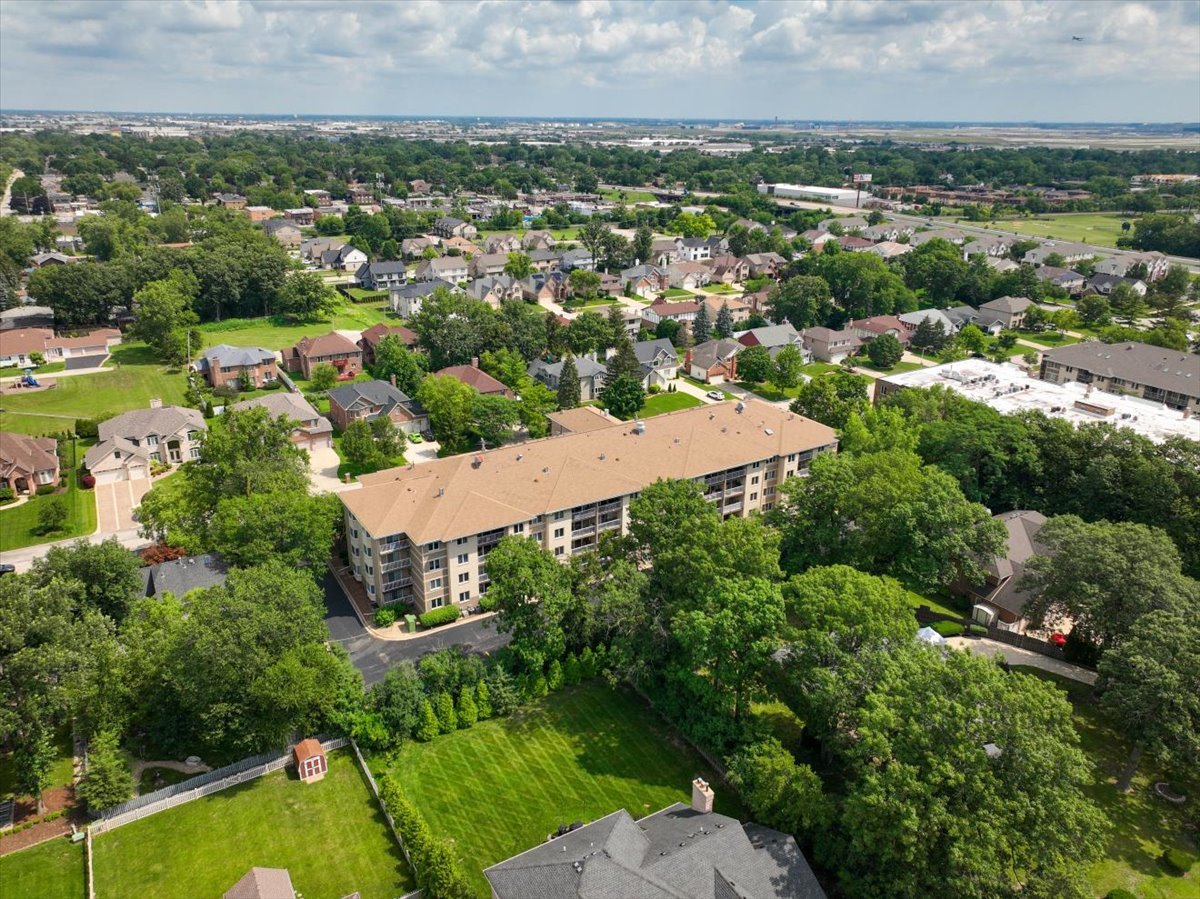 440 E Montrose Avenue Unit: 106