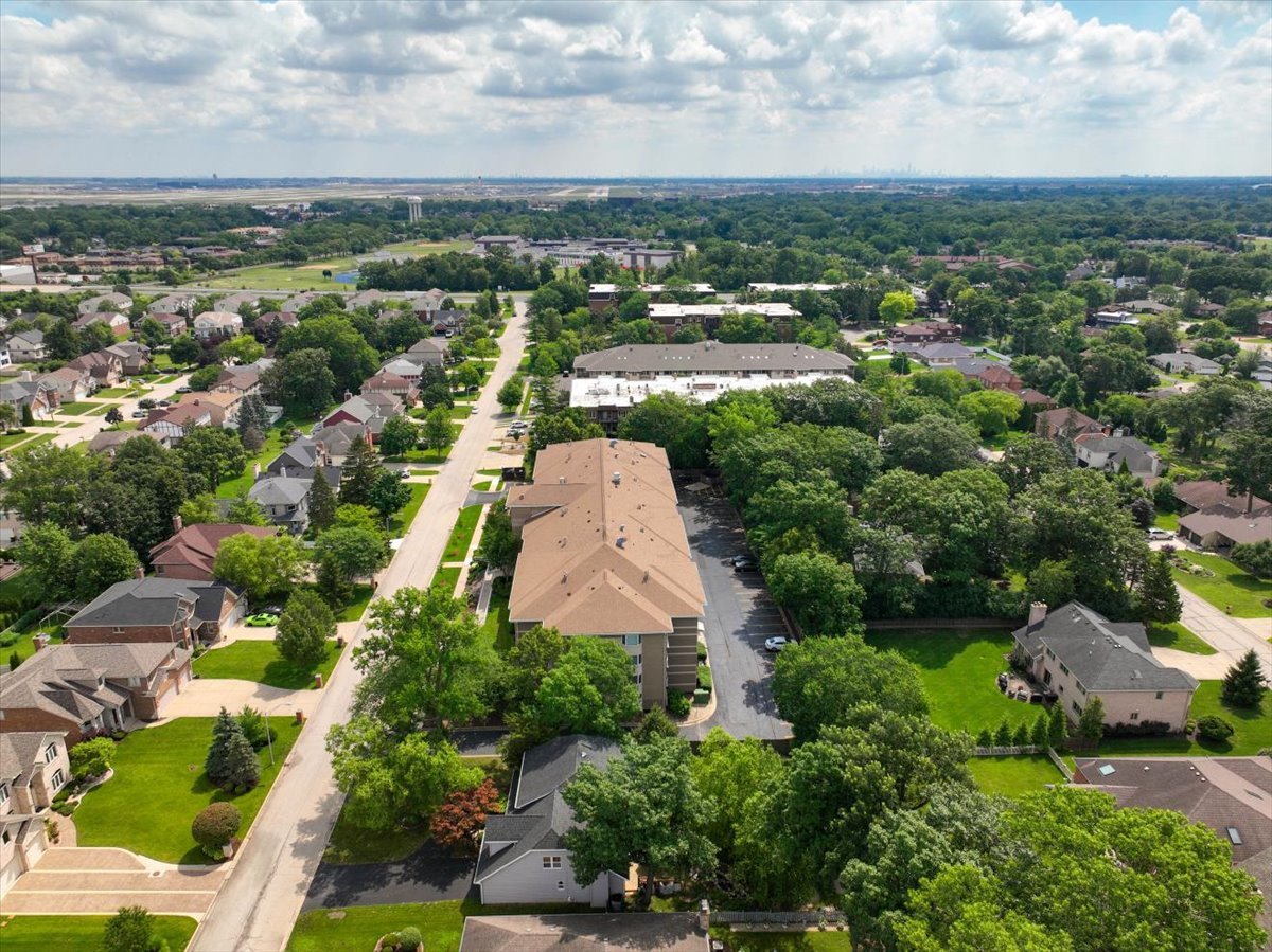 440 E Montrose Avenue Unit: 106