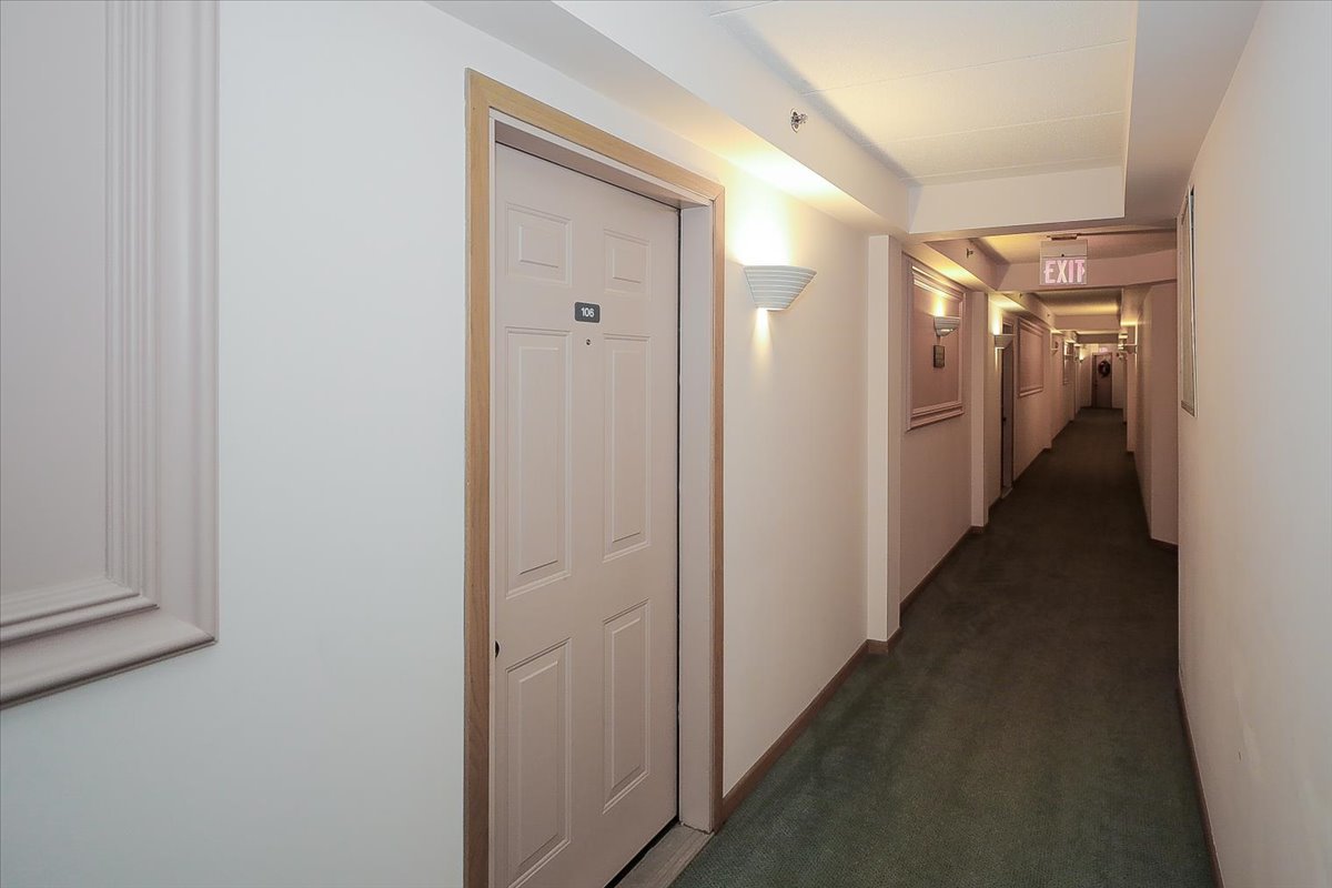 440 E Montrose Avenue Unit: 106