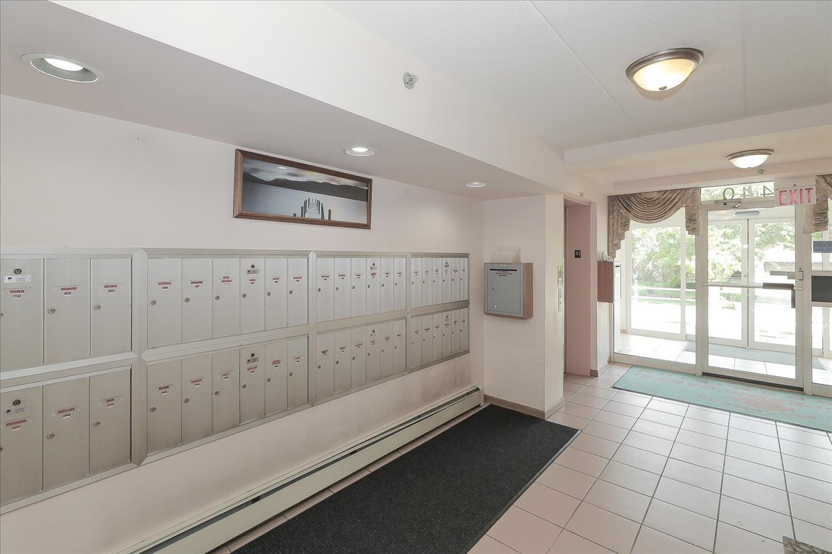 440 E Montrose Avenue Unit: 106