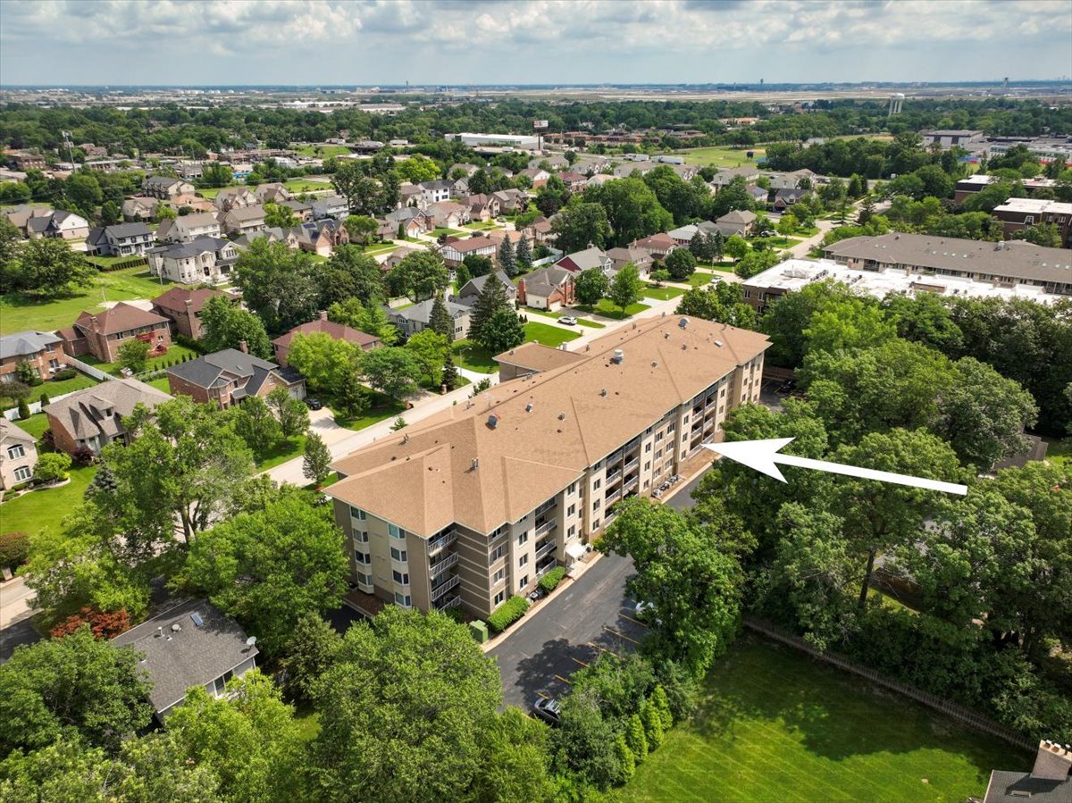 440 E Montrose Avenue Unit: 106