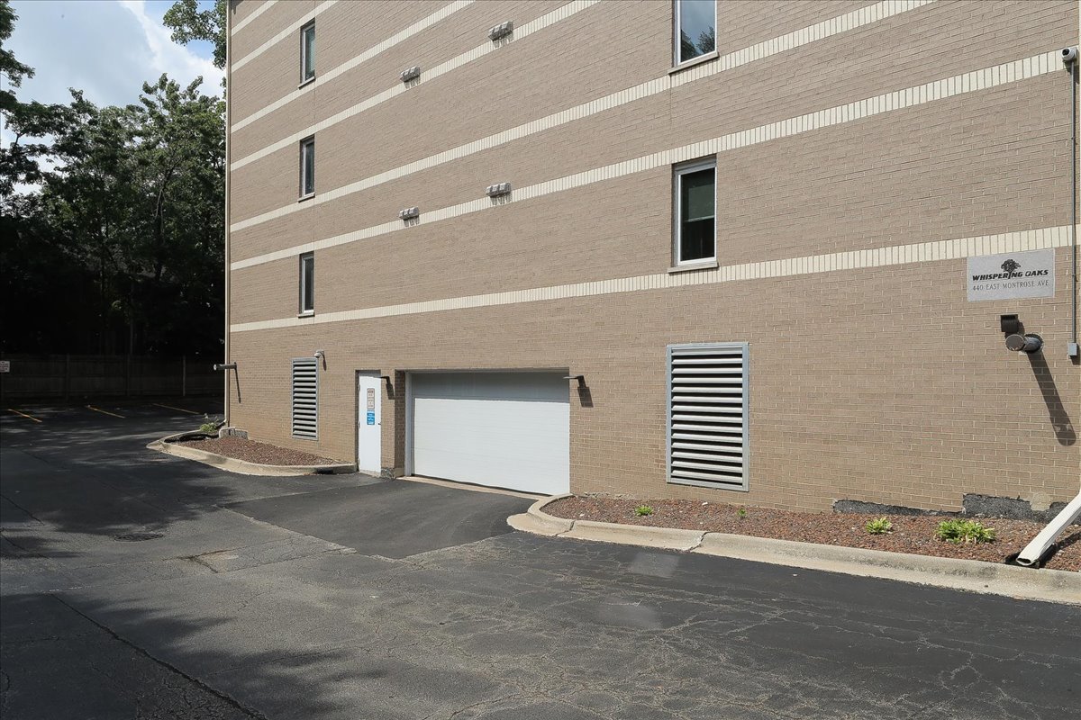440 E Montrose Avenue Unit: 106