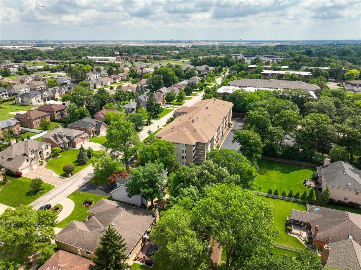 440 E Montrose Avenue Unit: 106