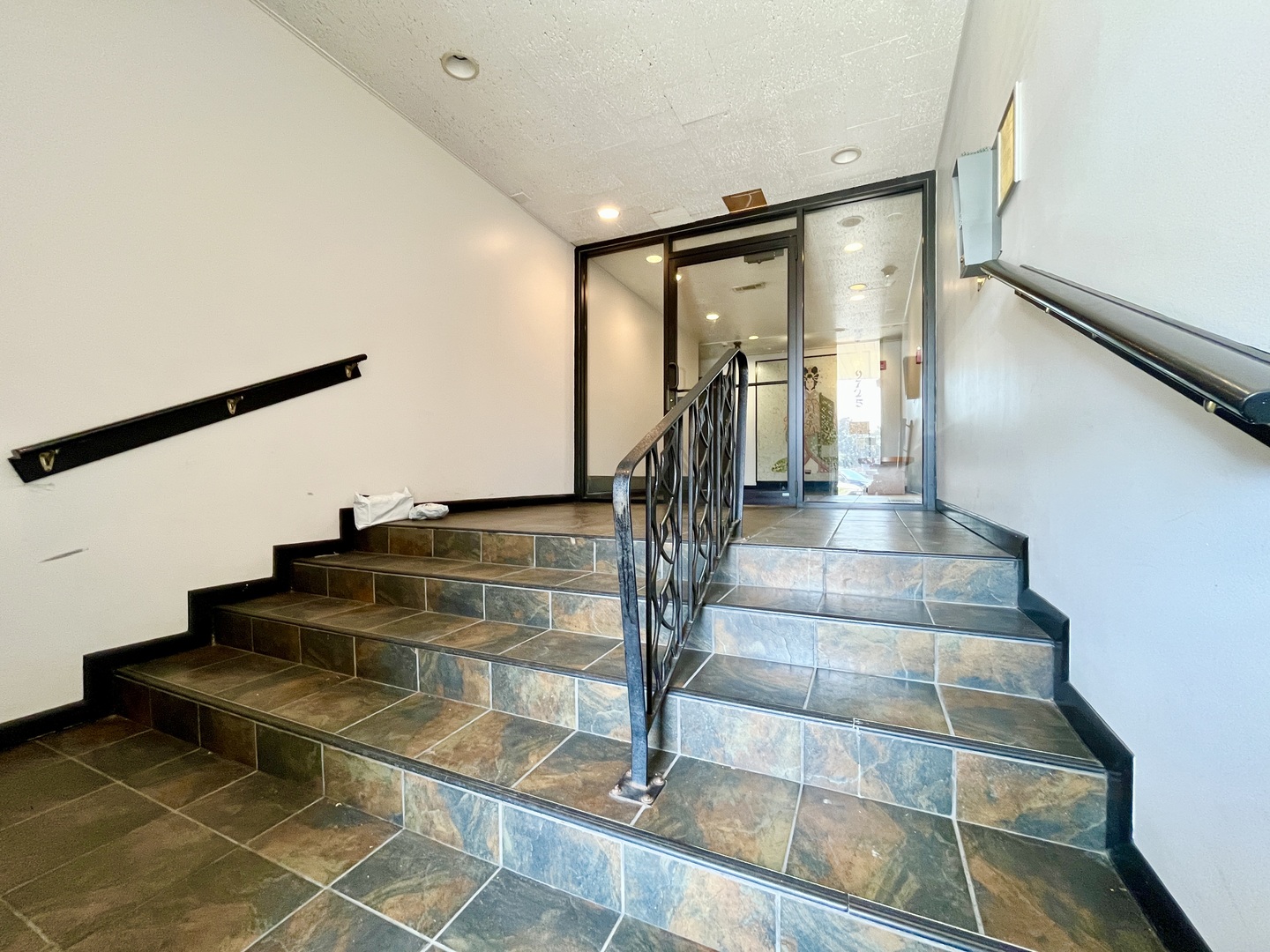 9725 S Karlov Avenue Unit: 501