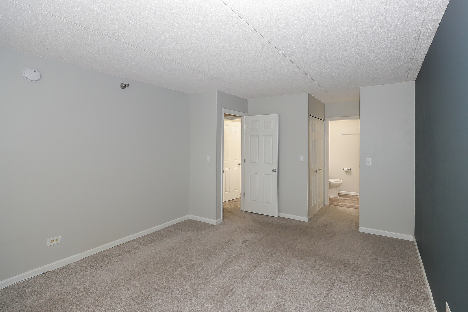 1 Bloomingdale Place Unit: 301