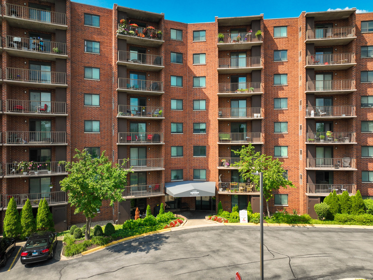 1 Bloomingdale Place Unit: 301