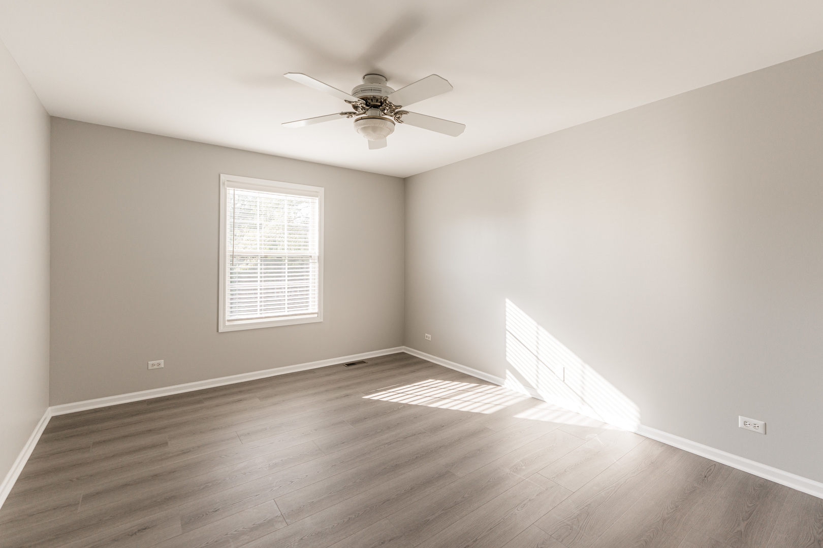 1460 Winfield Way Unit: 1460