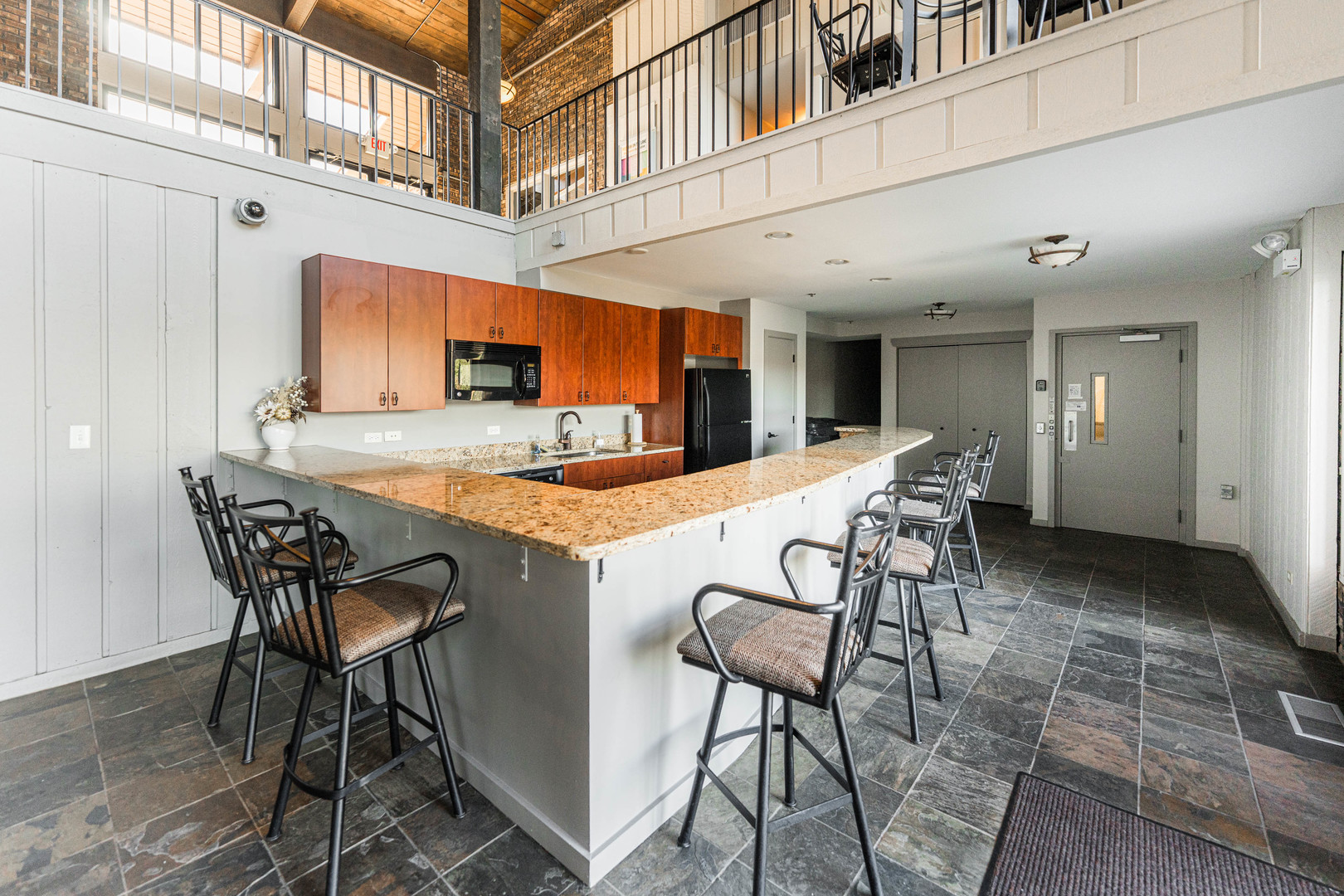 125 Lakeview Avenue Unit: 506