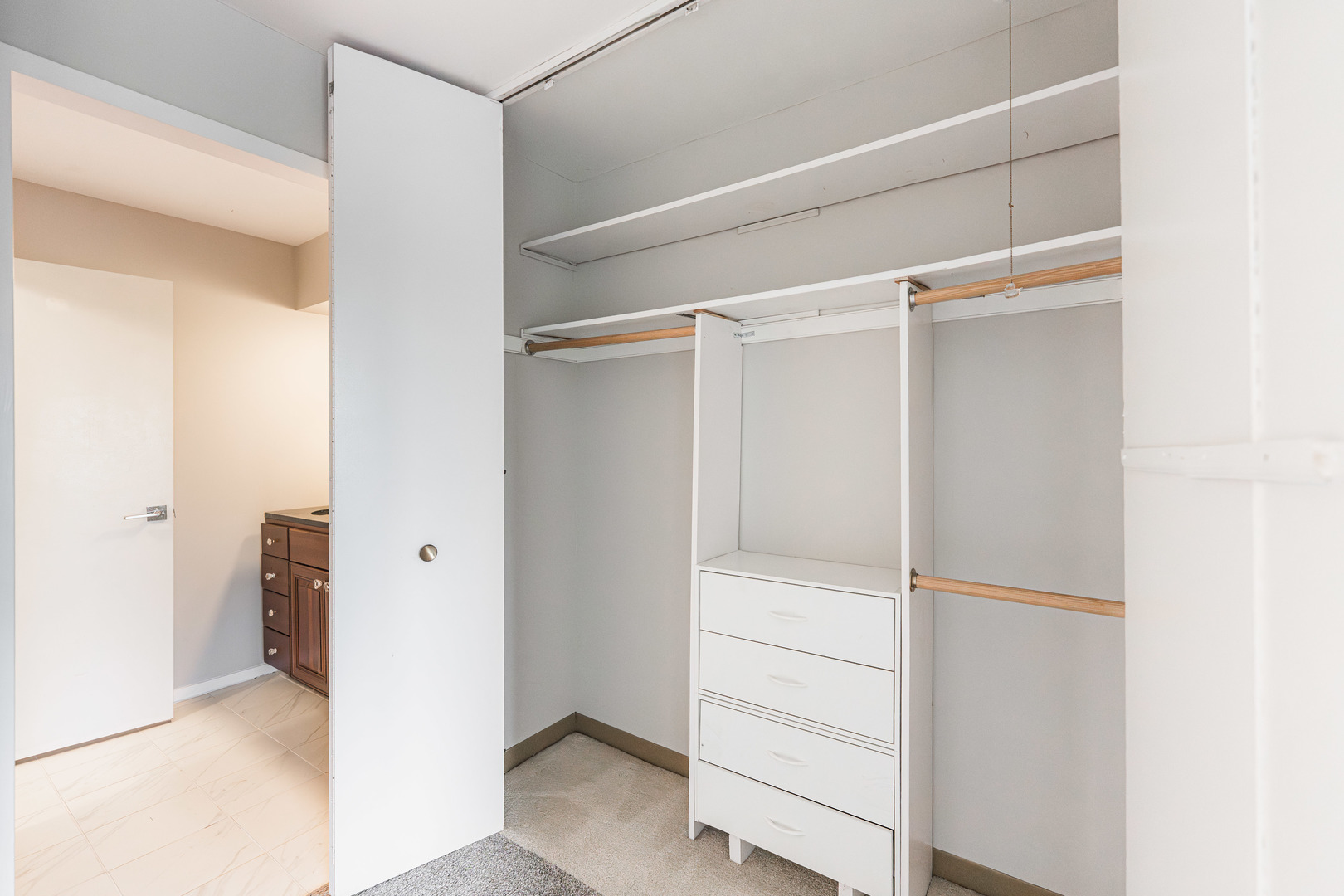 141 N La Grange Road Unit: 601