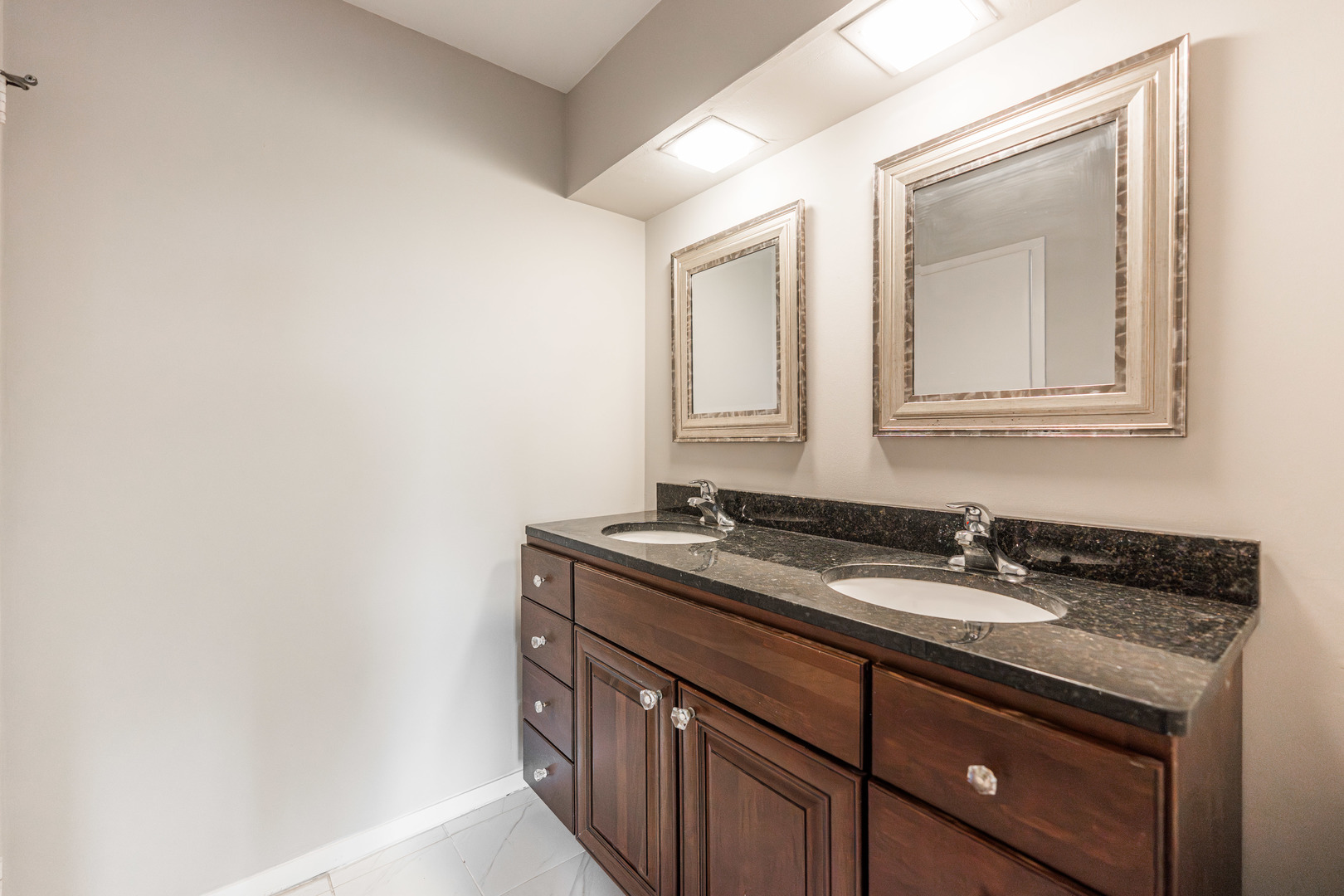 141 N La Grange Road Unit: 601