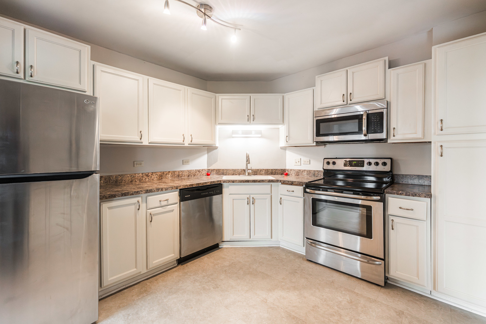 141 N La Grange Road Unit: 601