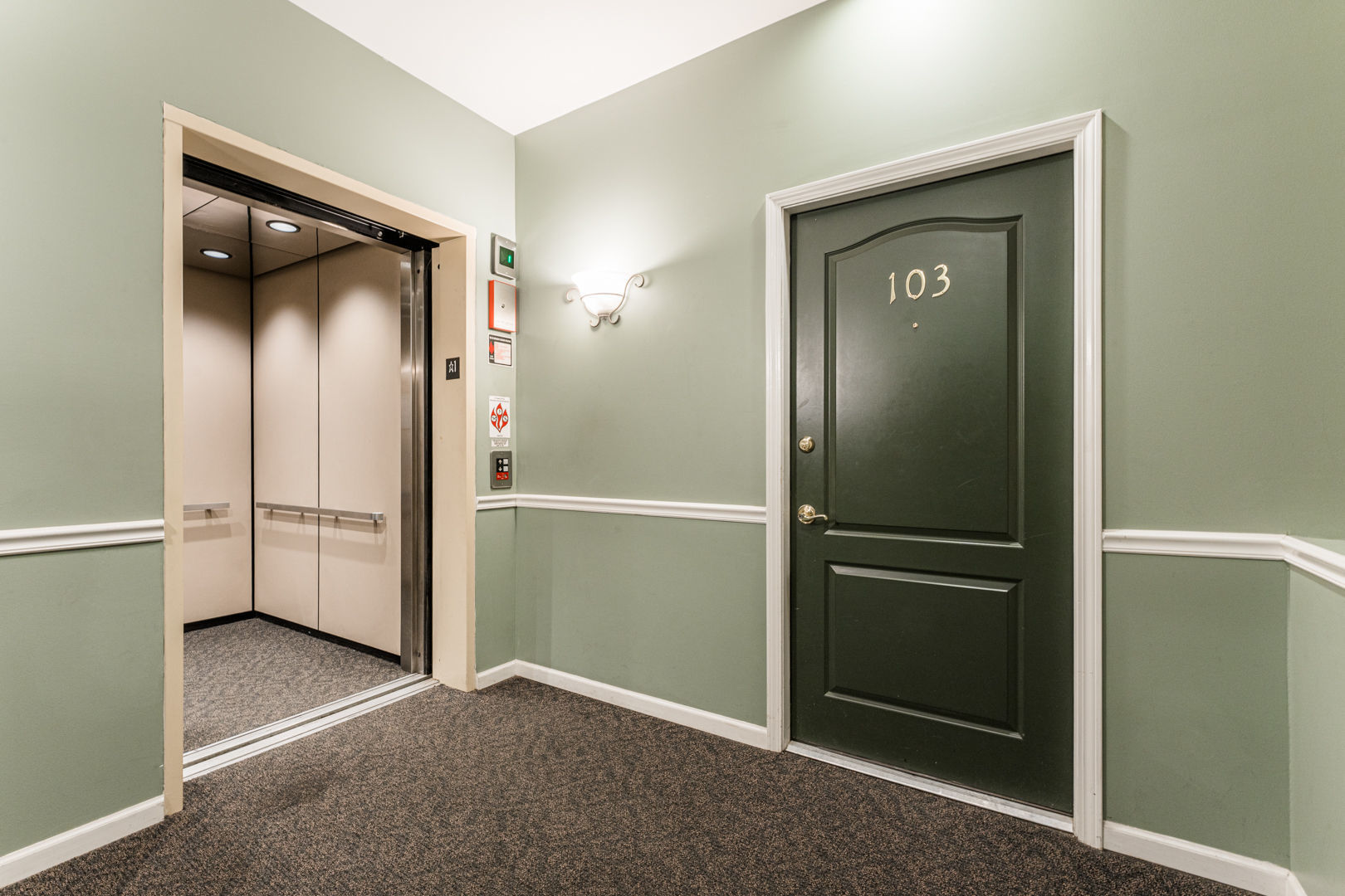 1251 W LAKE Street Unit: 103