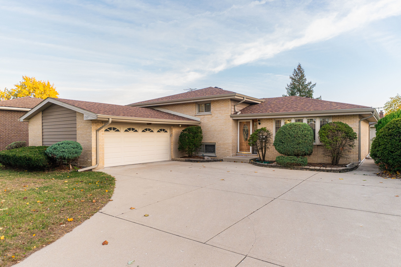 1527 W Holtz Avenue
