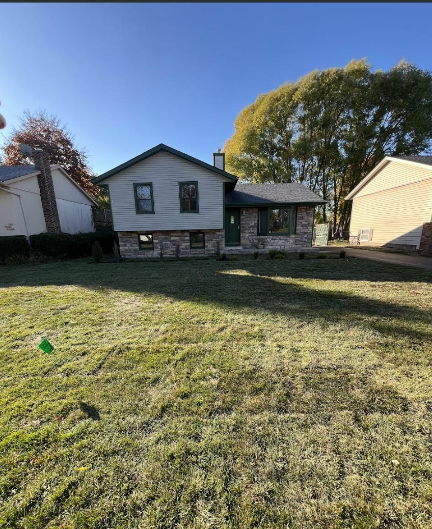 20564 N Elizabeth Avenue