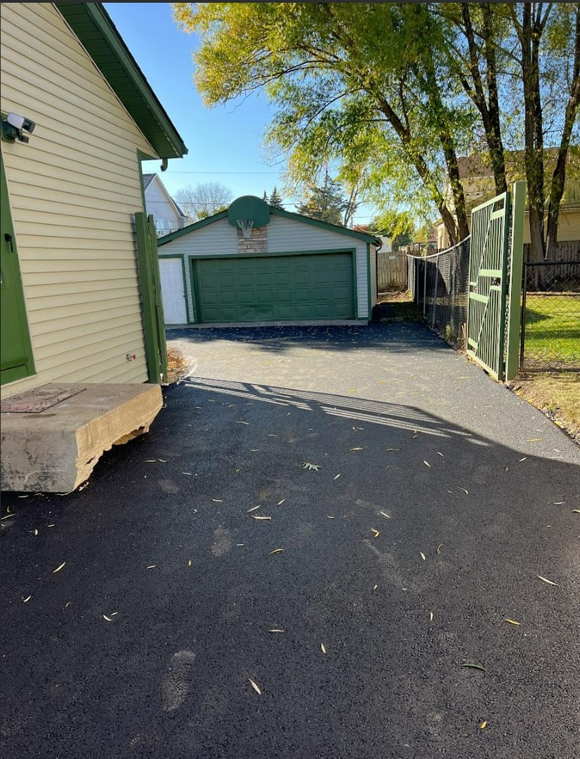 20564 N Elizabeth Avenue