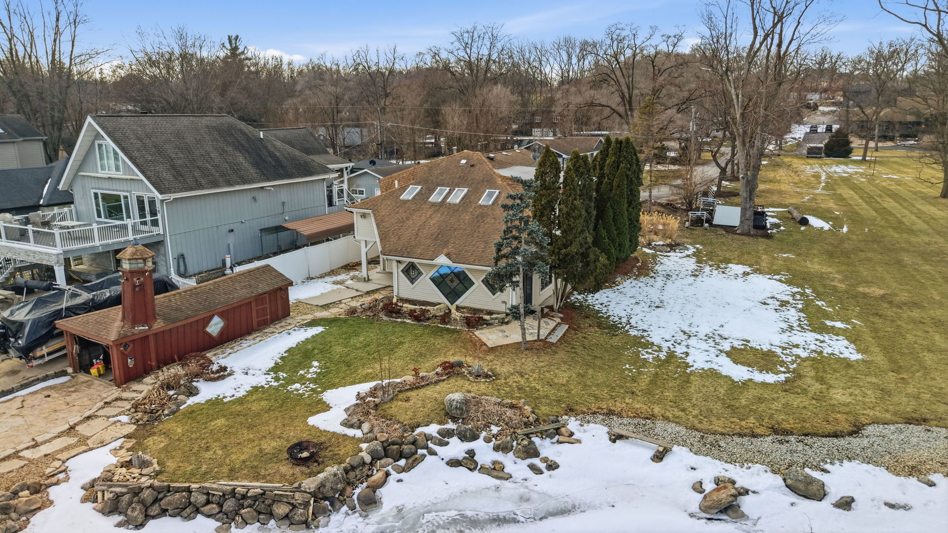 6N263 River Drive