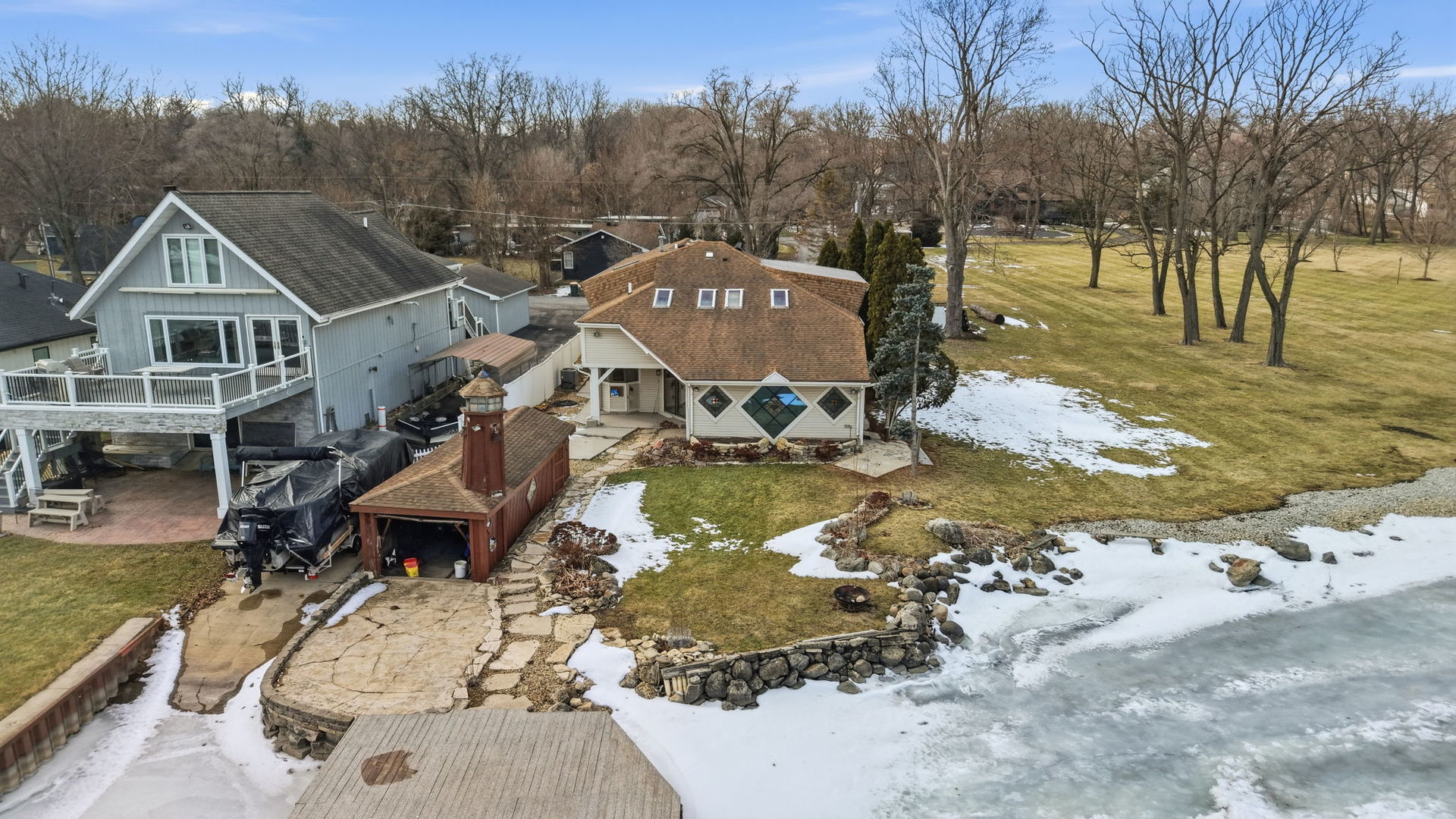 6N263 River Drive