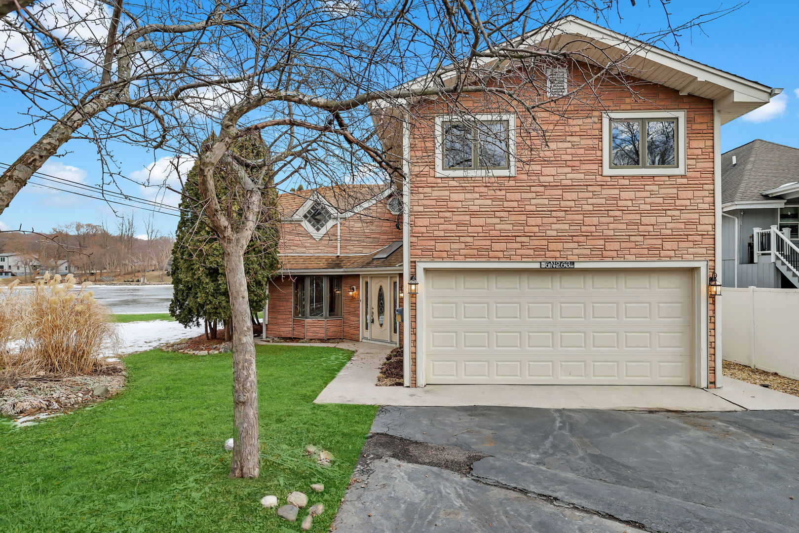 6N263 River Drive
