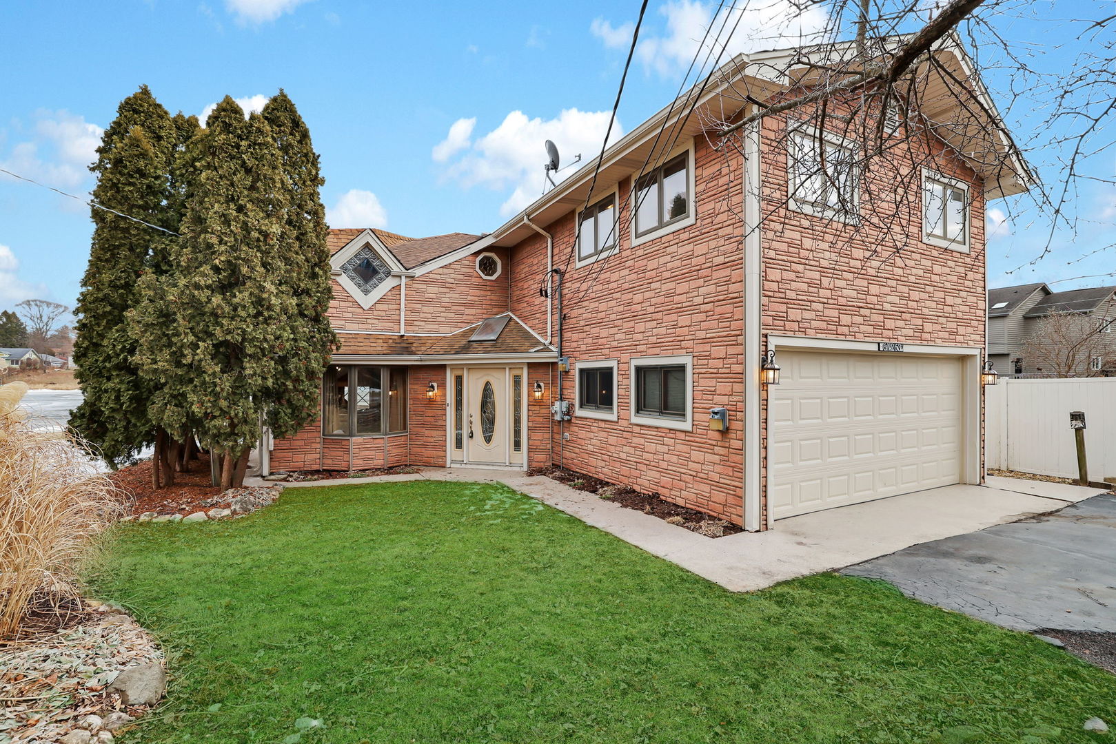 6N263 River Drive