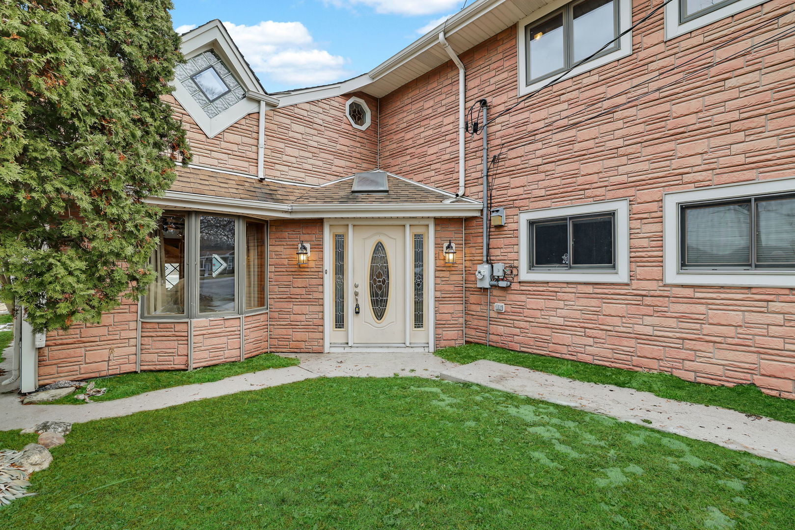 6N263 River Drive