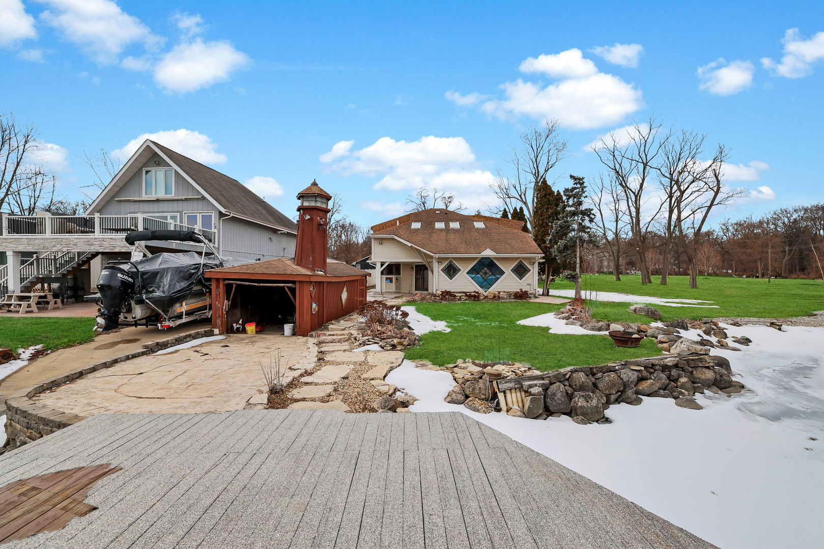 6N263 River Drive