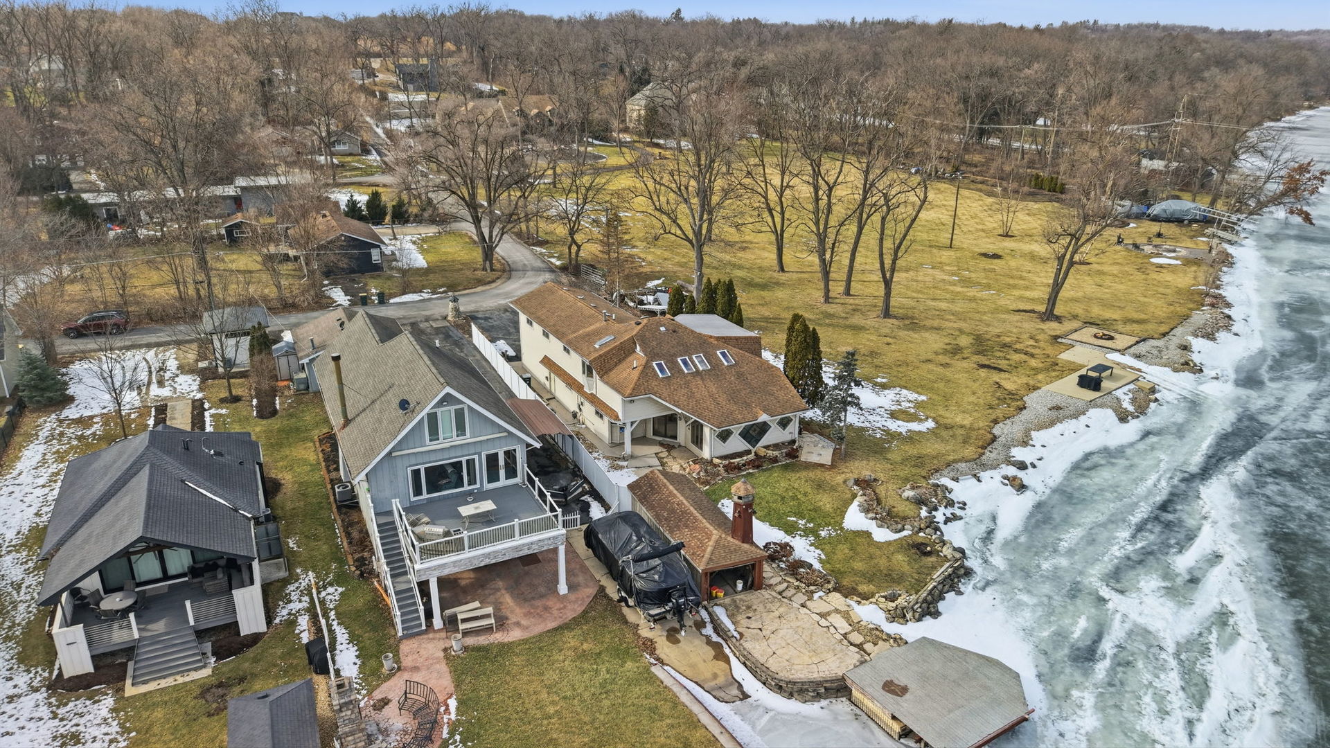 6N263 River Drive