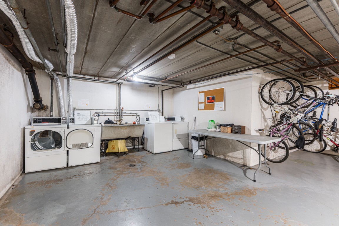 6151 W THORNDALE Avenue Unit: 2B