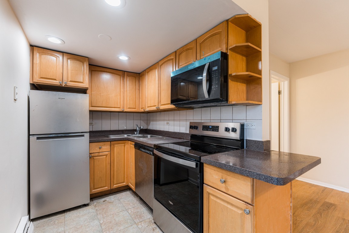 6151 W THORNDALE Avenue Unit: 2B