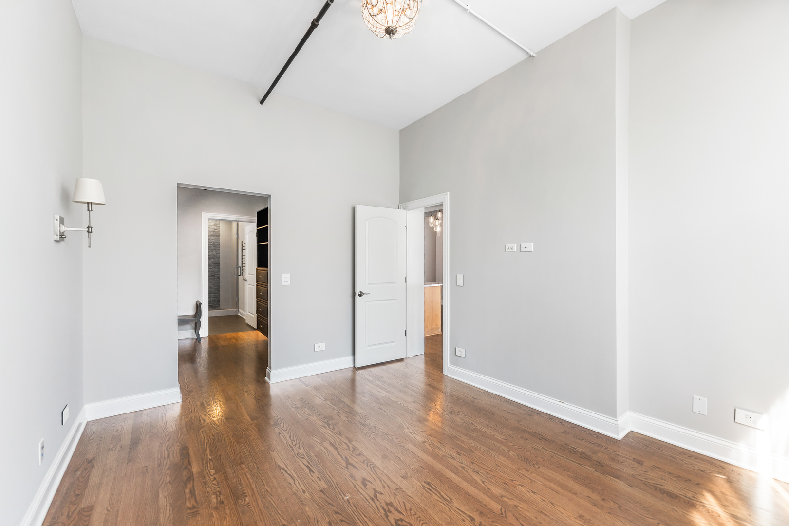 1000 W ADAMS Street Unit: 703