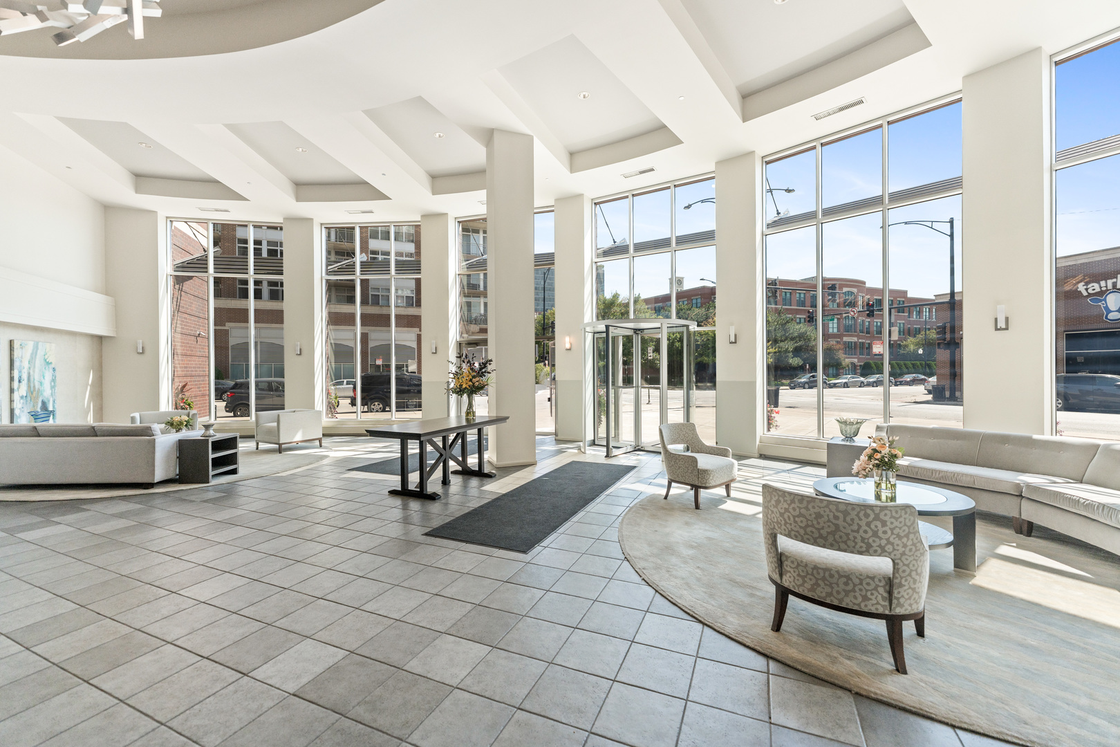 1000 W ADAMS Street Unit: 703