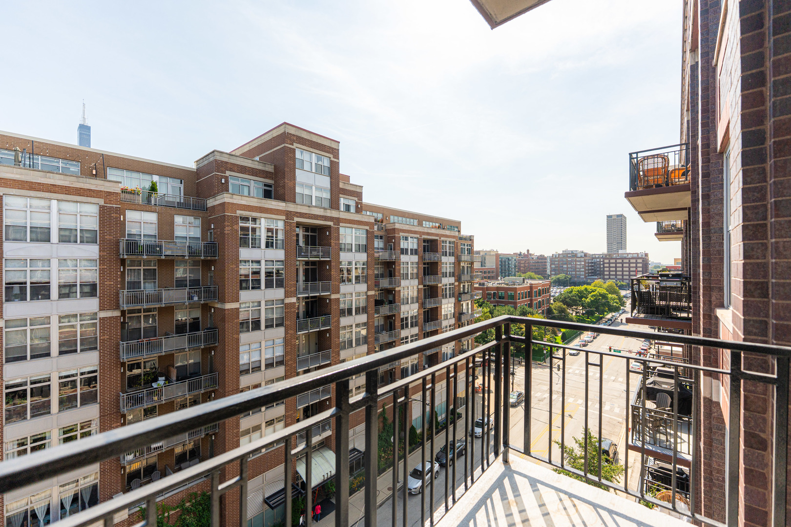 1000 W ADAMS Street Unit: 703