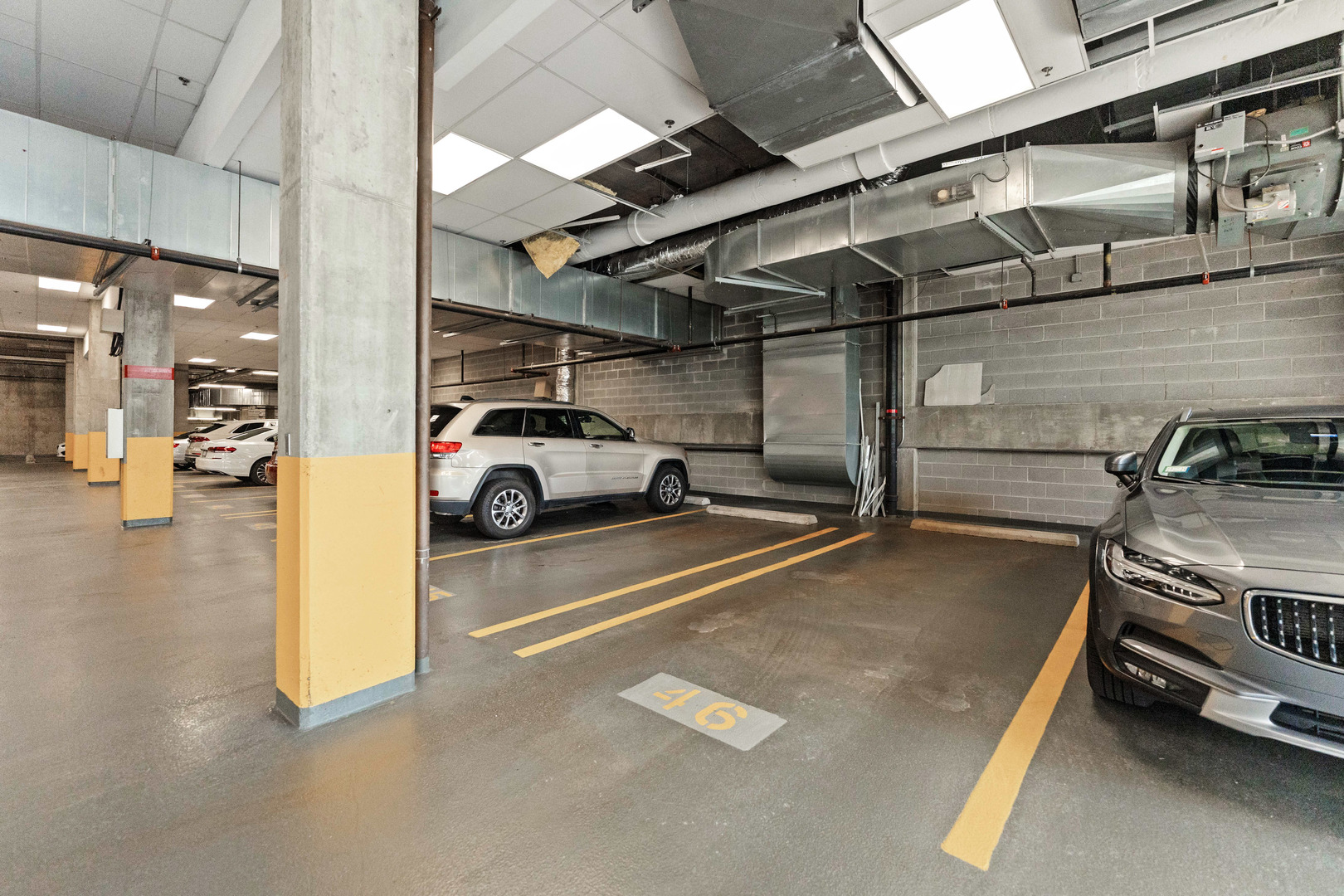 1000 W ADAMS Street Unit: 703