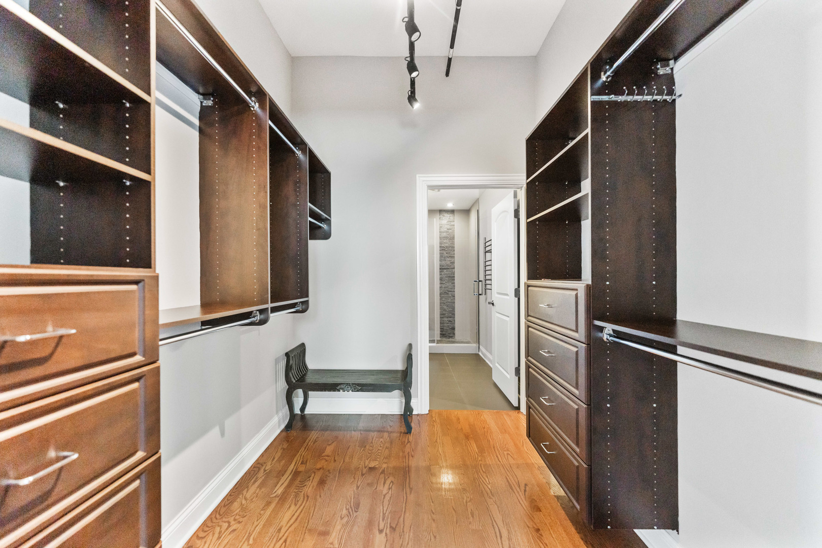 1000 W ADAMS Street Unit: 703