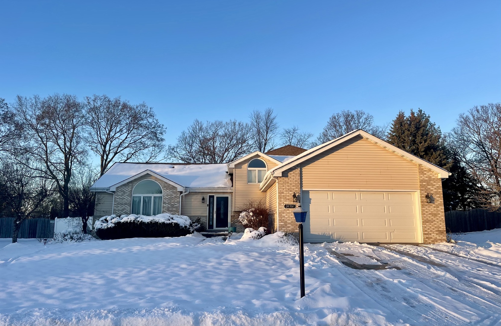 24914 W Illini Drive