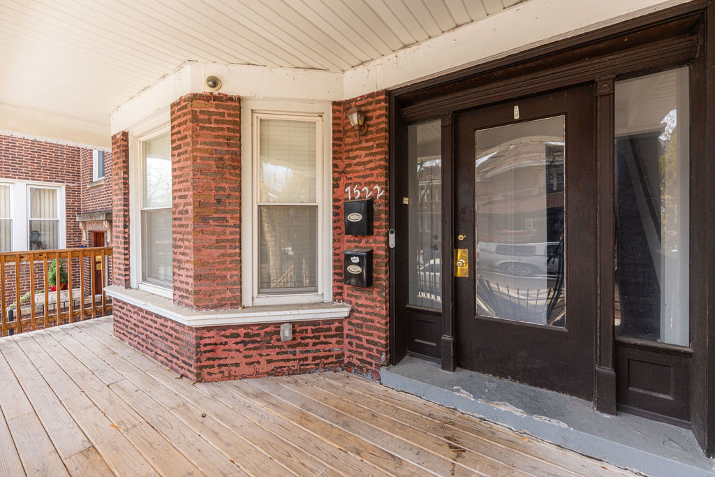 7522 S Langley Avenue