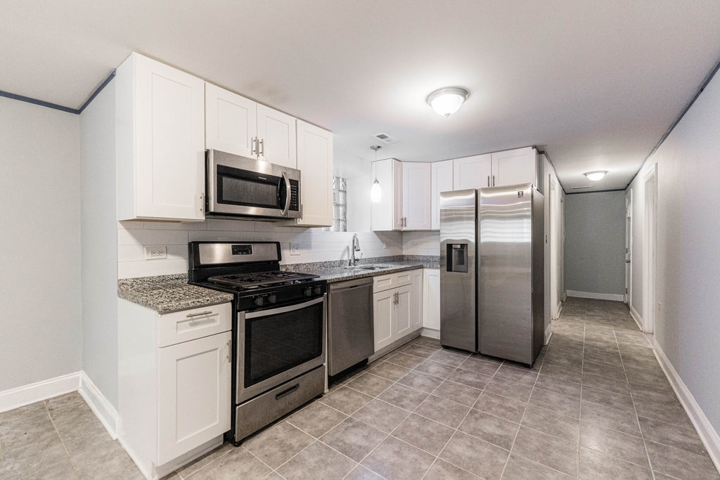 7522 S Langley Avenue