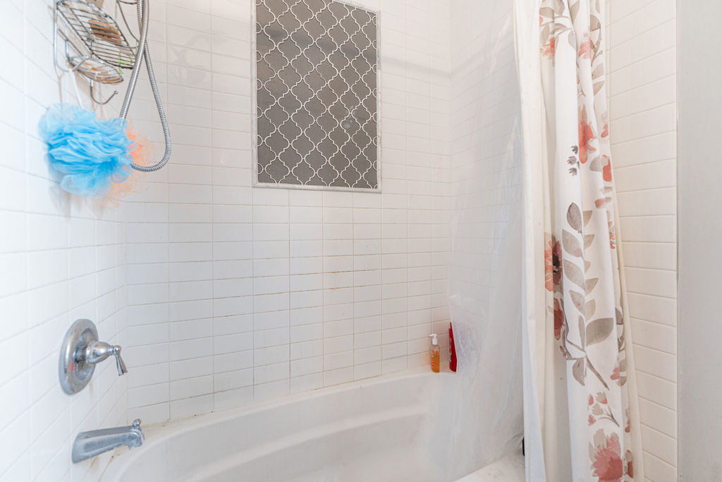 7522 S Langley Avenue