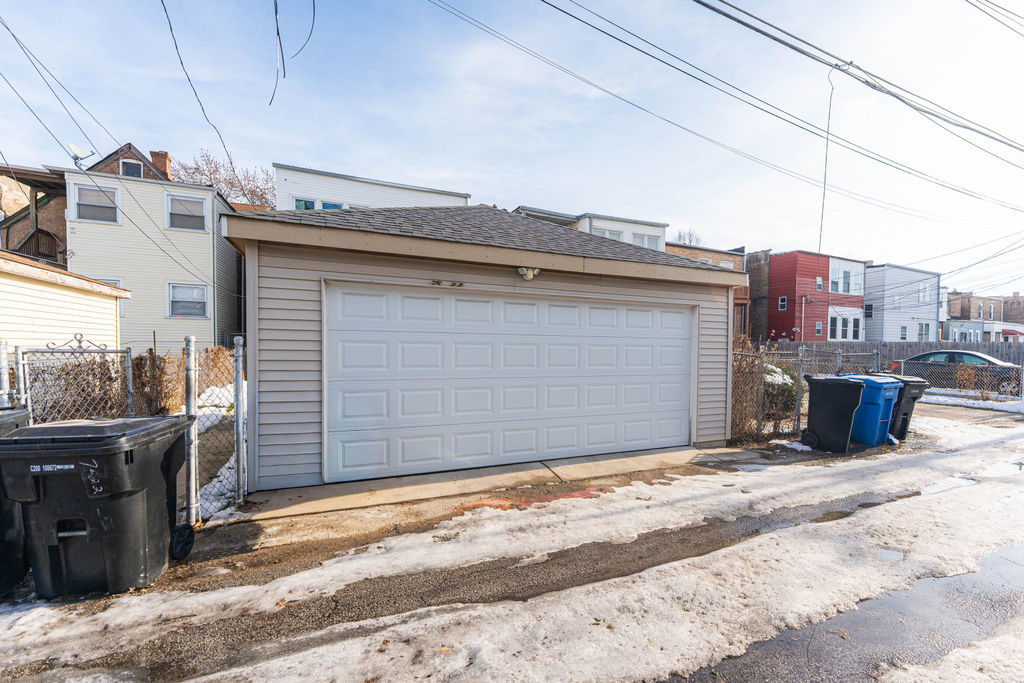 7522 S Langley Avenue